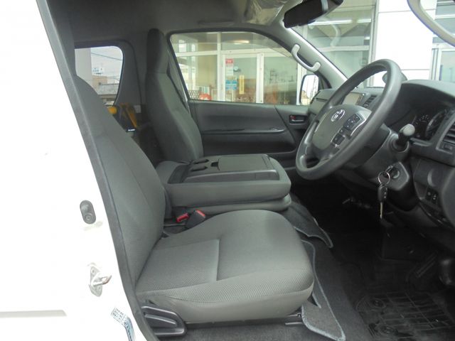 TOYOTA HIACE van 2WD 2020