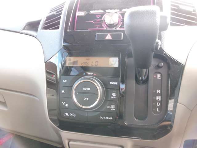 NISSAN ROOX 4WD 2010