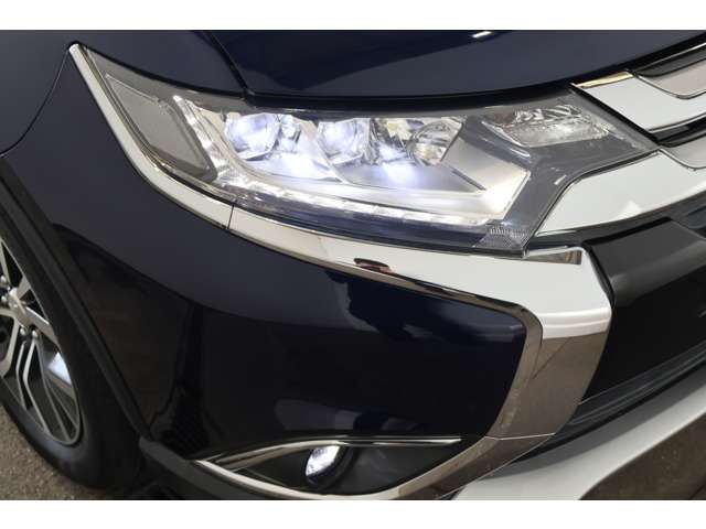 MITSUBISHI OUTLANDER 4WD 2017