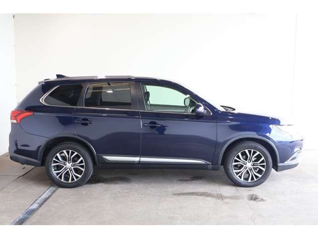 MITSUBISHI OUTLANDER 4WD 2017