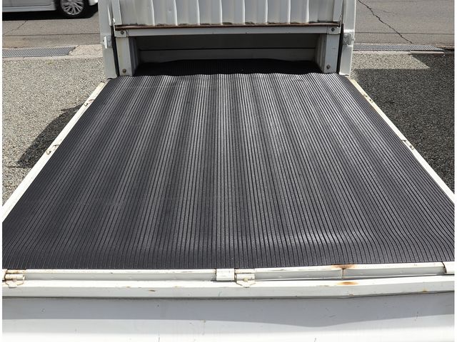 DAIHATSU HIJET truck 2011