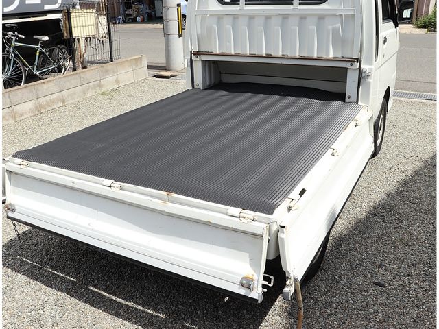 DAIHATSU HIJET truck 2011