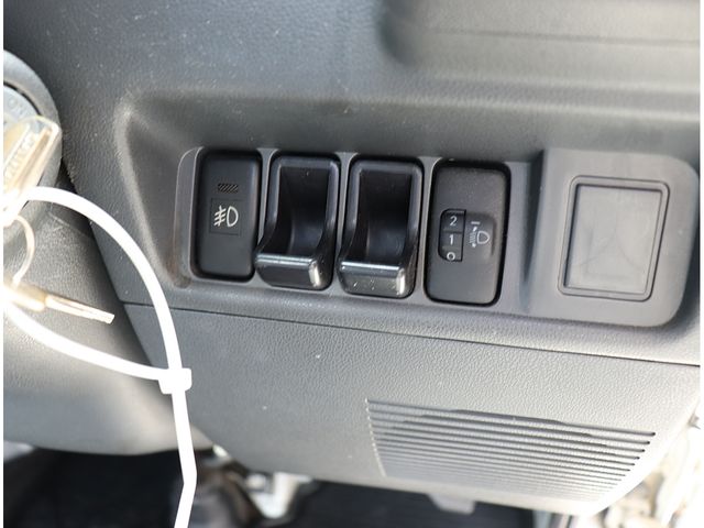 DAIHATSU HIJET truck 2011