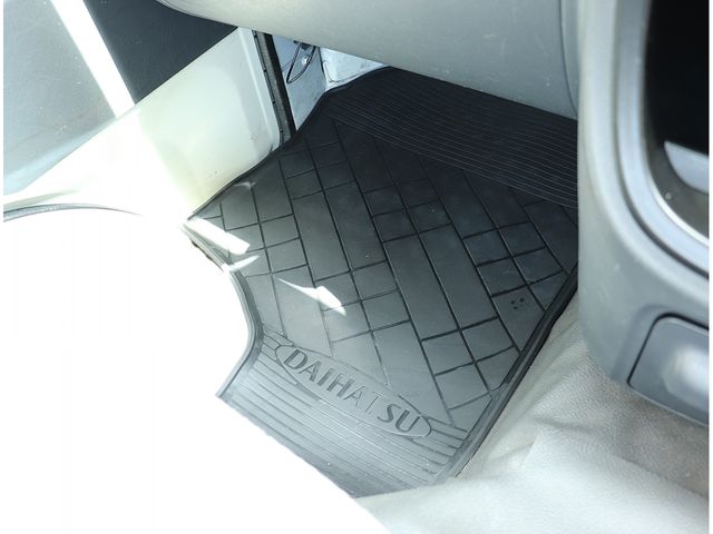 DAIHATSU HIJET truck 2011