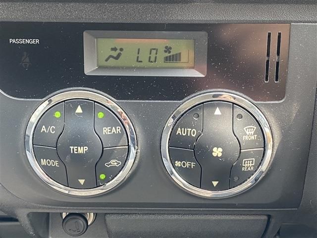 TOYOTA HIACE van 4WD 2012