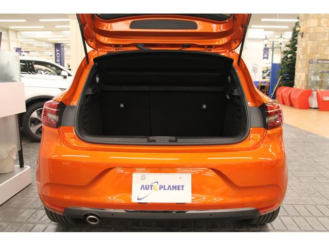 RENAULT RENAULT LUTECIA 2022