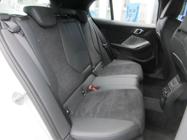 BMW BMW 1series 2025