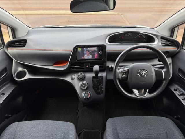 TOYOTA SIENTA 2016