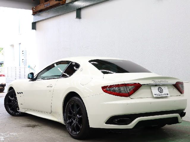 MASERATI MASERATI GRANTURISMO 2014