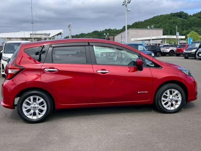 NISSAN NOTE 4WD 2018