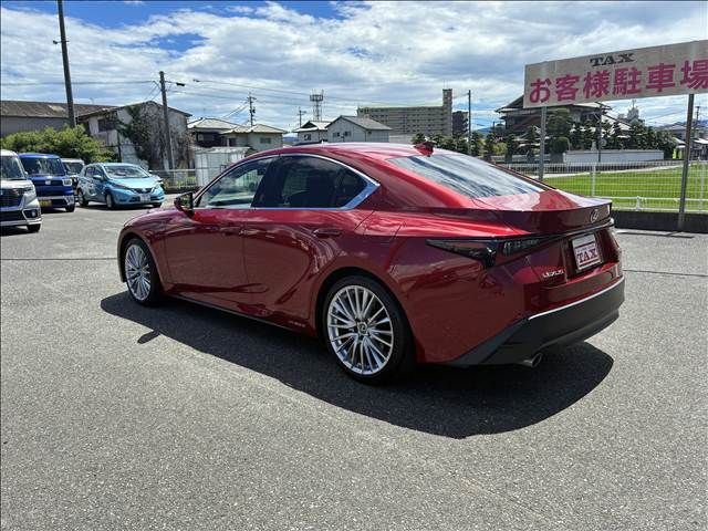 TOYOTA LEXUS IS300h 2022