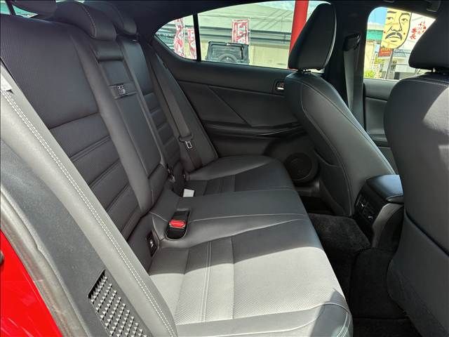 TOYOTA LEXUS IS300h 2022