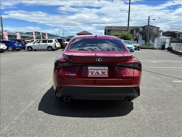 TOYOTA LEXUS IS300h 2022