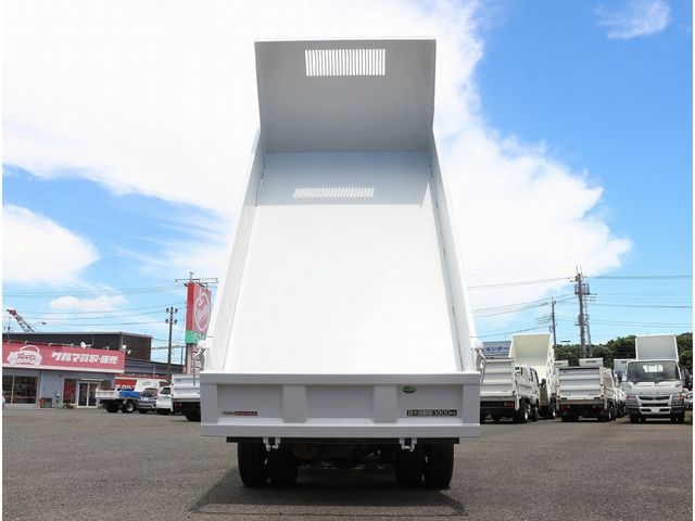 MITSUBISHI CANTER 2016