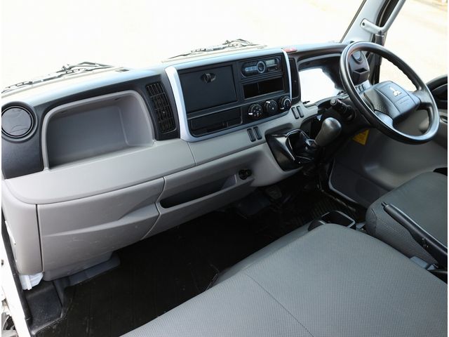 MITSUBISHI CANTER 2016