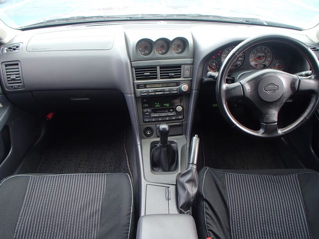 NISSAN SKYLINE 1999