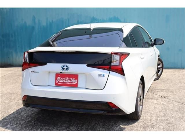 TOYOTA PRIUS 2019