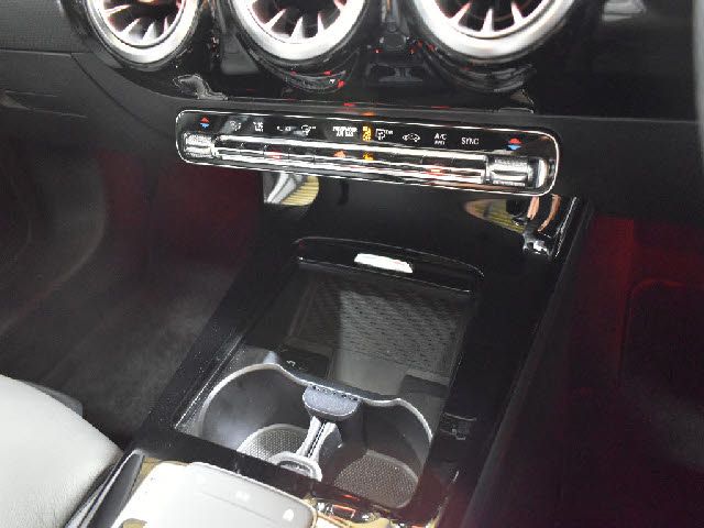 MERCEDES BENZ MERCEDES BENZ CLA class 2019