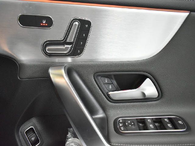 MERCEDES BENZ MERCEDES BENZ CLA class 2019