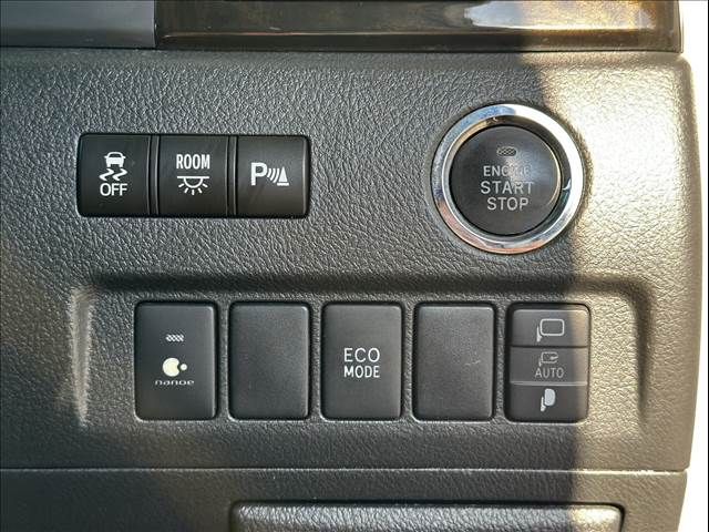 TOYOTA VELLFIRE 2014