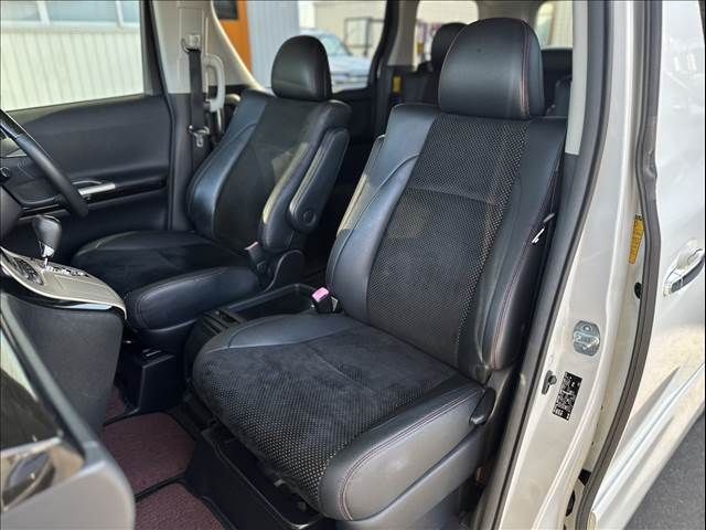 TOYOTA VELLFIRE 2014