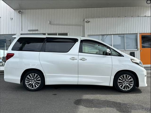 TOYOTA ALPHARD 2013