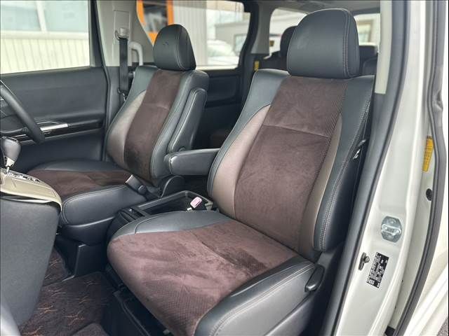 TOYOTA ALPHARD 2013