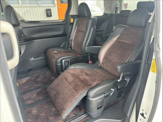 TOYOTA ALPHARD 2013