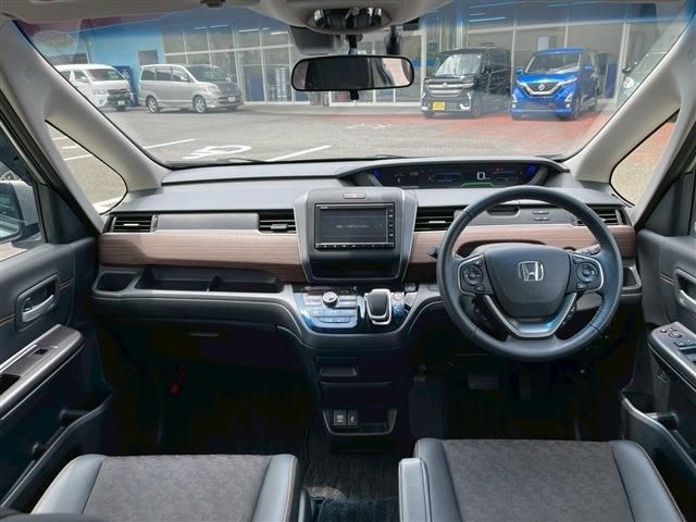 HONDA FREED HYBRID 2022