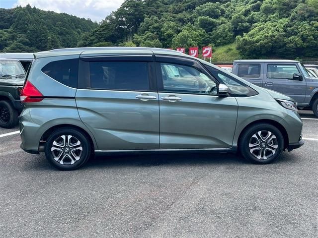 HONDA FREED HYBRID 2022