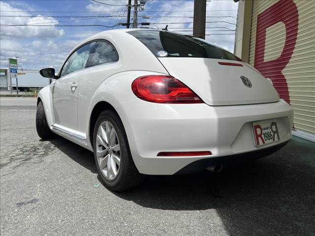 VOLKSWAGEN VOLKSWAGEN The BEETLE 2012