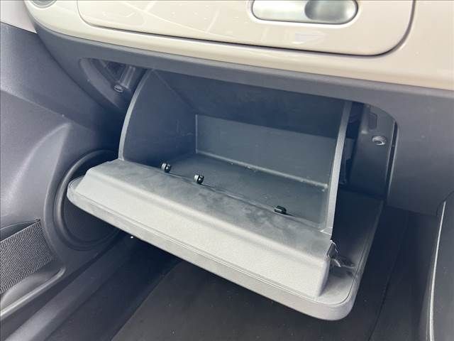 VOLKSWAGEN VOLKSWAGEN The BEETLE 2012