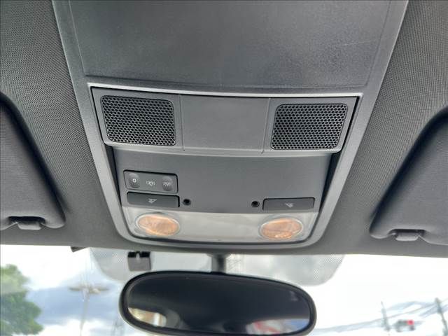 VOLKSWAGEN VOLKSWAGEN The BEETLE 2012