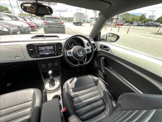 VOLKSWAGEN VOLKSWAGEN The BEETLE 2012