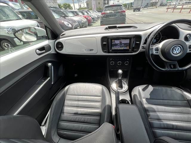 VOLKSWAGEN VOLKSWAGEN The BEETLE 2012