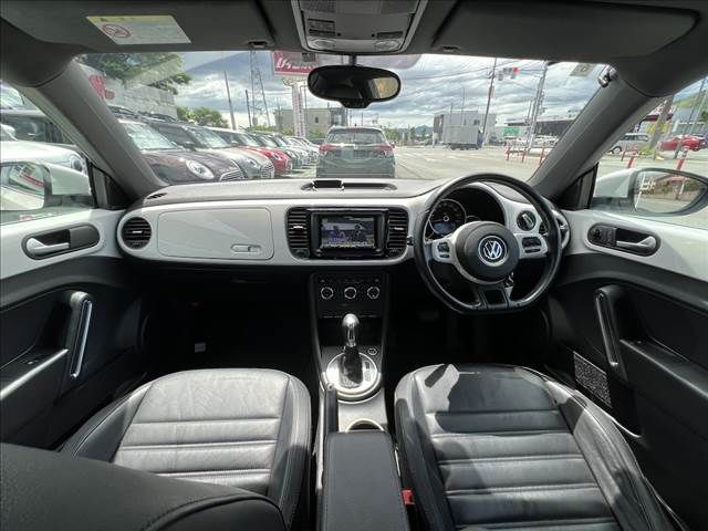 VOLKSWAGEN VOLKSWAGEN The BEETLE 2012