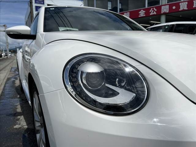 VOLKSWAGEN VOLKSWAGEN The BEETLE 2012