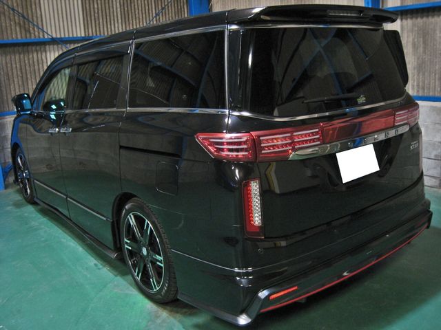 NISSAN ELGRAND  4WD 2015