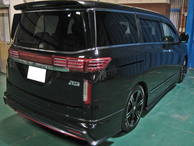 NISSAN ELGRAND  4WD 2015