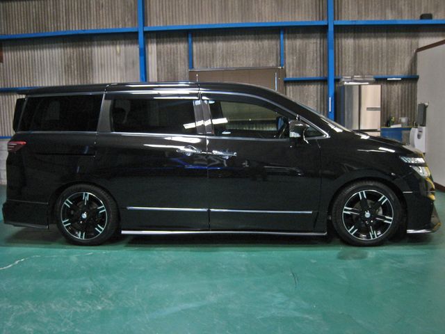 NISSAN ELGRAND  4WD 2015