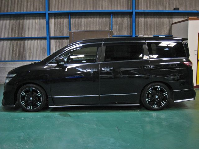NISSAN ELGRAND  4WD 2015
