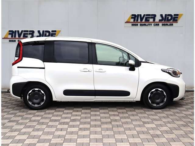 TOYOTA SIENTA HYBRID 2023