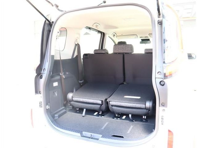 TOYOTA SIENTA HYBRID 2023