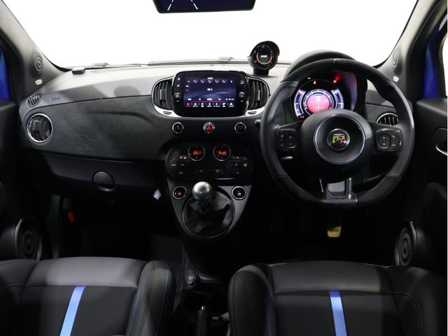 FIAT ABARTH 695 2023