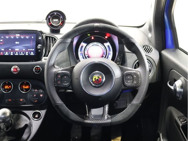 FIAT ABARTH 695 2023