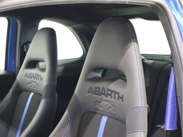 FIAT ABARTH 695 2023