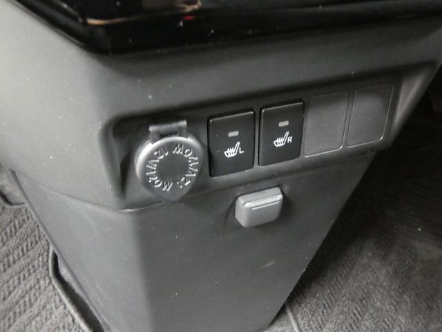 TOYOTA ROOMY 4WD 2023