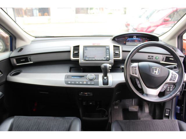 HONDA FREED HYBRID 2011