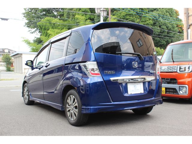 HONDA FREED HYBRID 2011