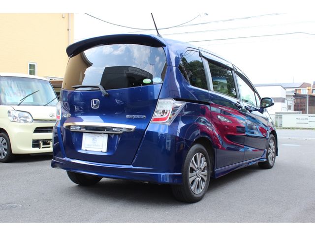 HONDA FREED HYBRID 2011
